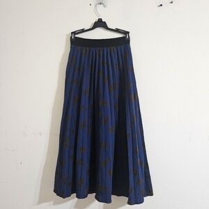 Maple & Cliff Pleated Maxi Skirt